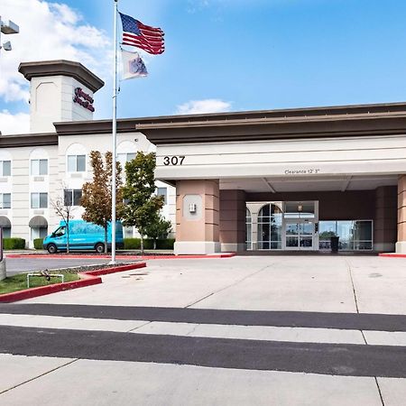 Hampton Inn & Suites Salt Lake City Airport Ngoại thất bức ảnh