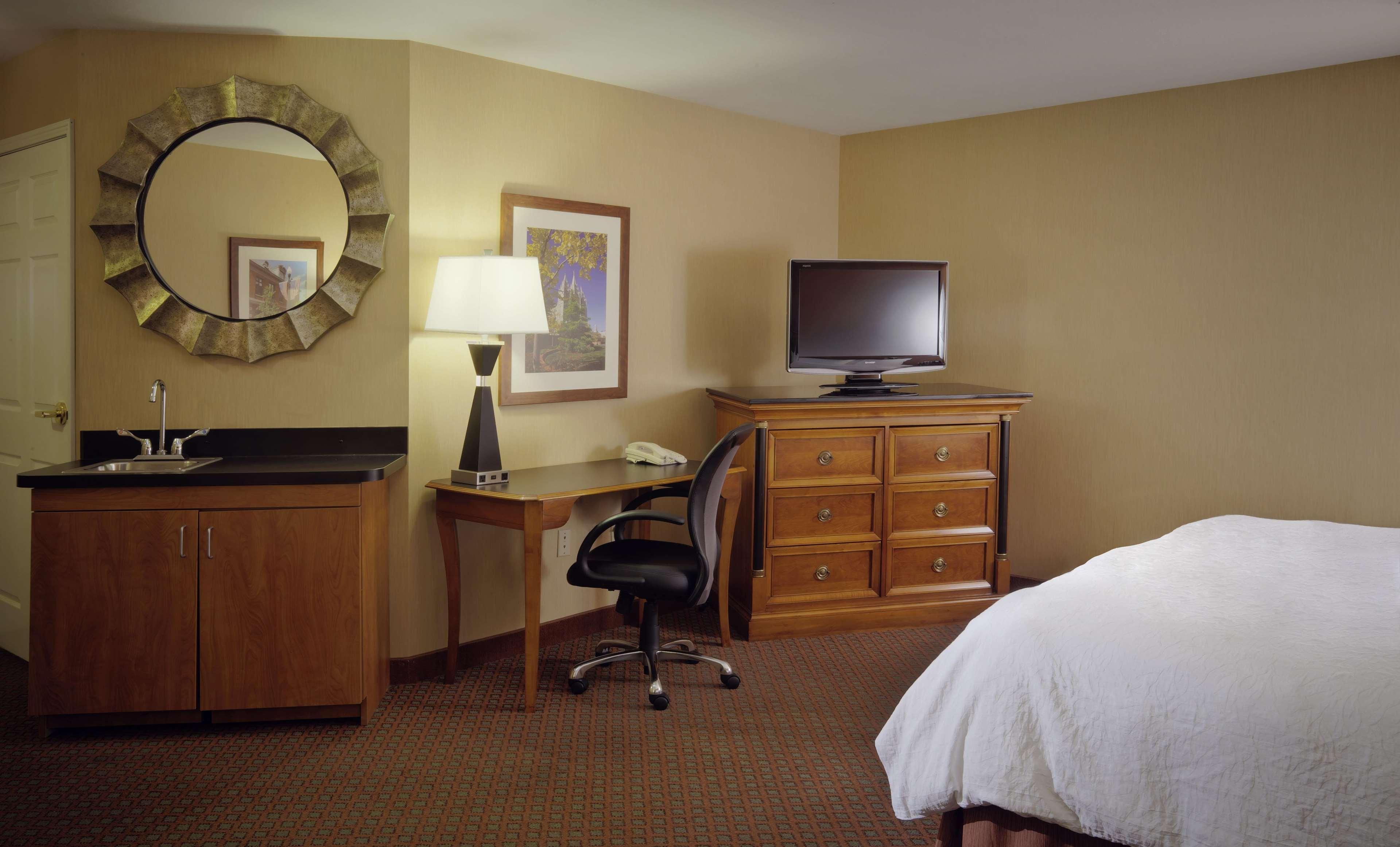Hampton Inn & Suites Salt Lake City Airport Ngoại thất bức ảnh