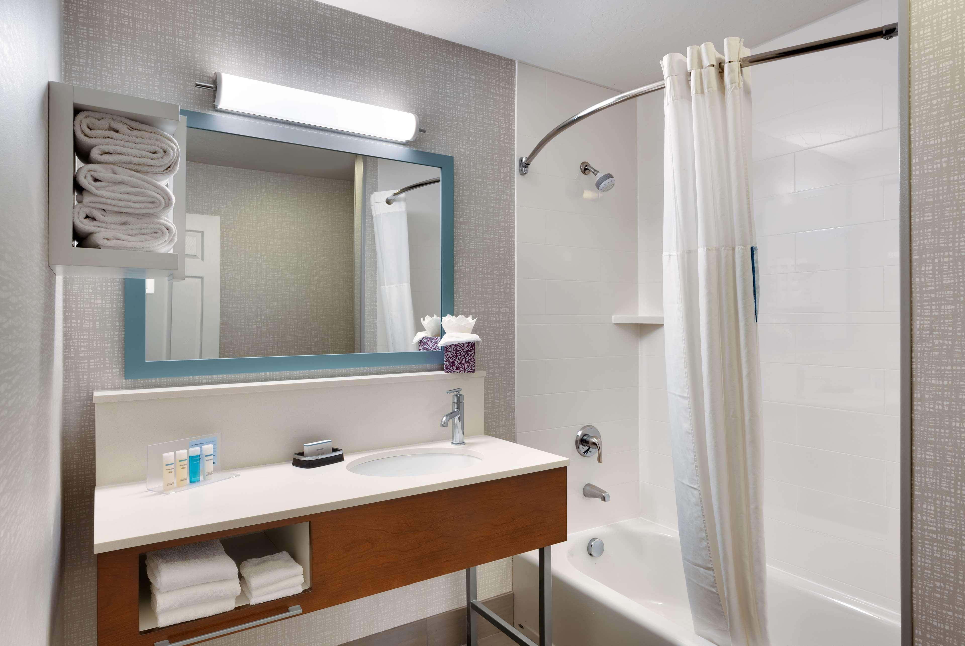 Hampton Inn & Suites Salt Lake City Airport Ngoại thất bức ảnh