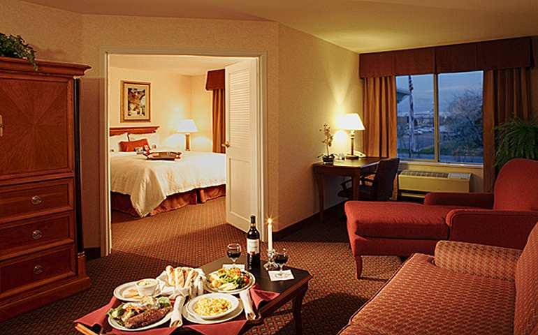 Hampton Inn & Suites Salt Lake City Airport Ngoại thất bức ảnh