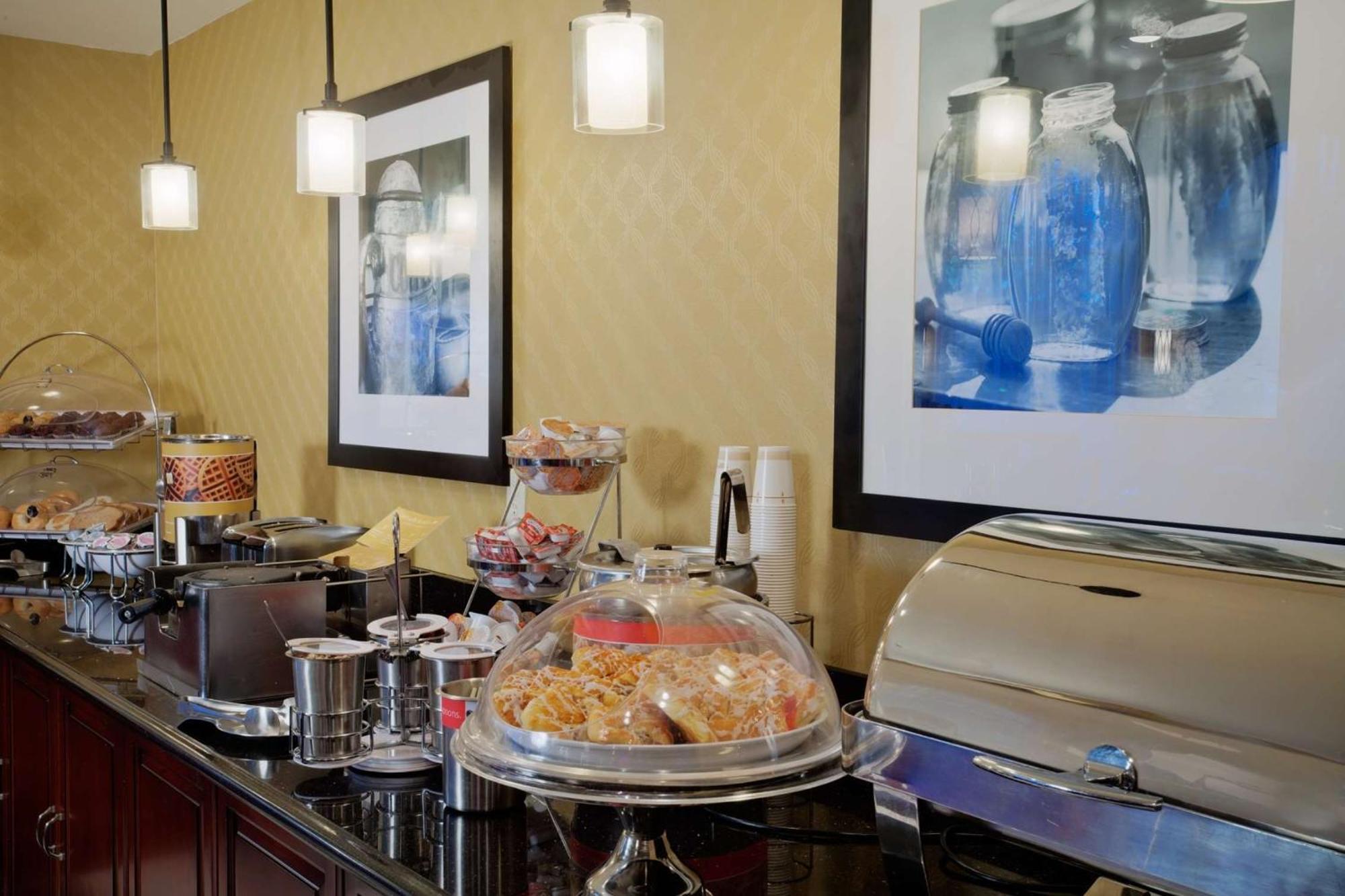 Hampton Inn & Suites Salt Lake City Airport Ngoại thất bức ảnh