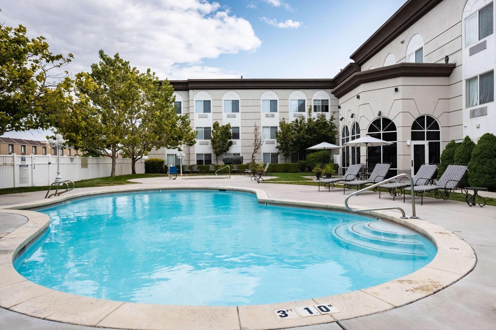 Hampton Inn & Suites Salt Lake City Airport Ngoại thất bức ảnh